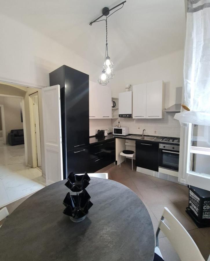 Apartment Ampio Con 2 Posti Auto E Cortile *