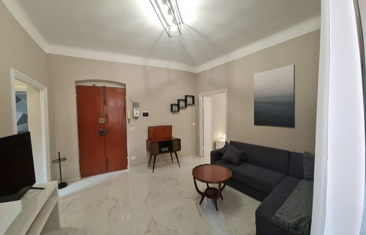 Apartment Ampio Con 2 Posti Auto E Cortile Genoa