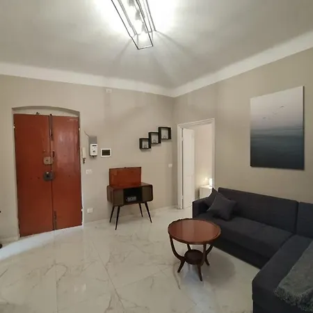Ampio Appartamento Con 2 Posti Auto E Cortile Genoa Exterior photo