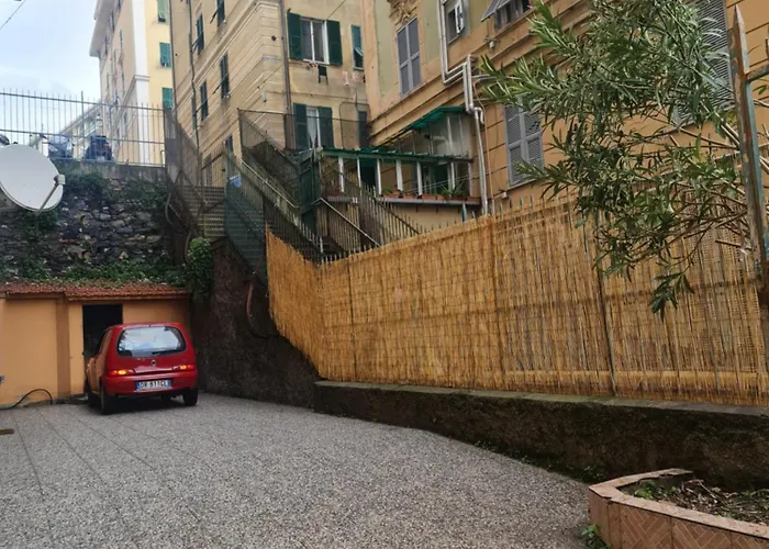 Ampio Appartamento Con 2 Posti Auto E Cortile