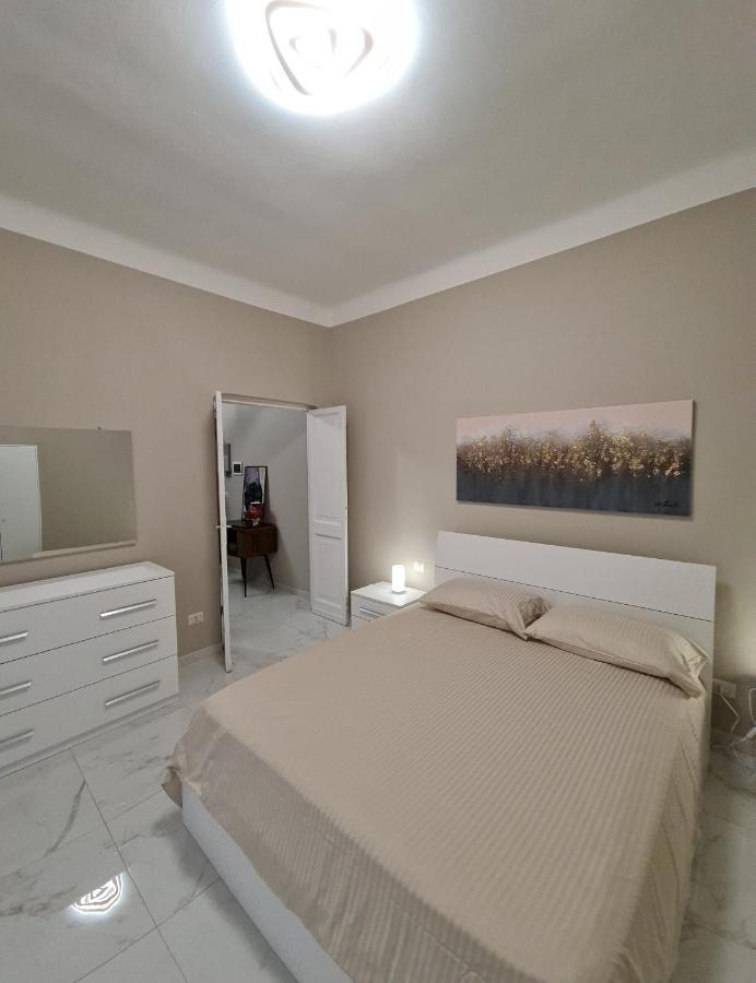 Ampio Con 2 Posti Auto E Cortile Apartment *