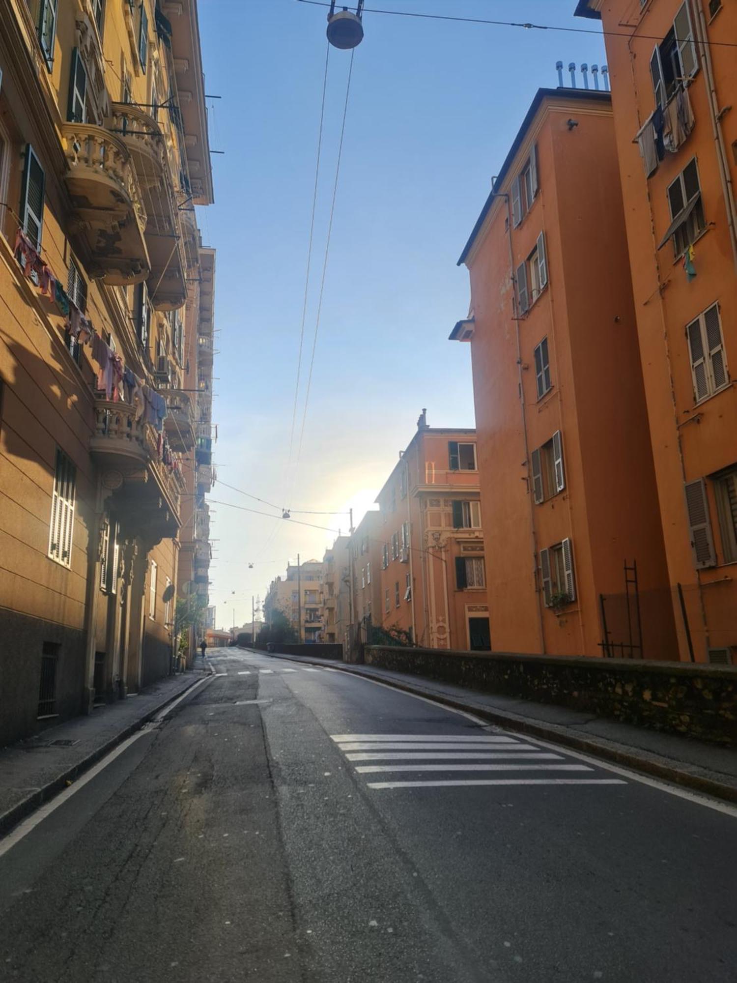 Ampio Con 2 Posti Auto E Cortile Apartment